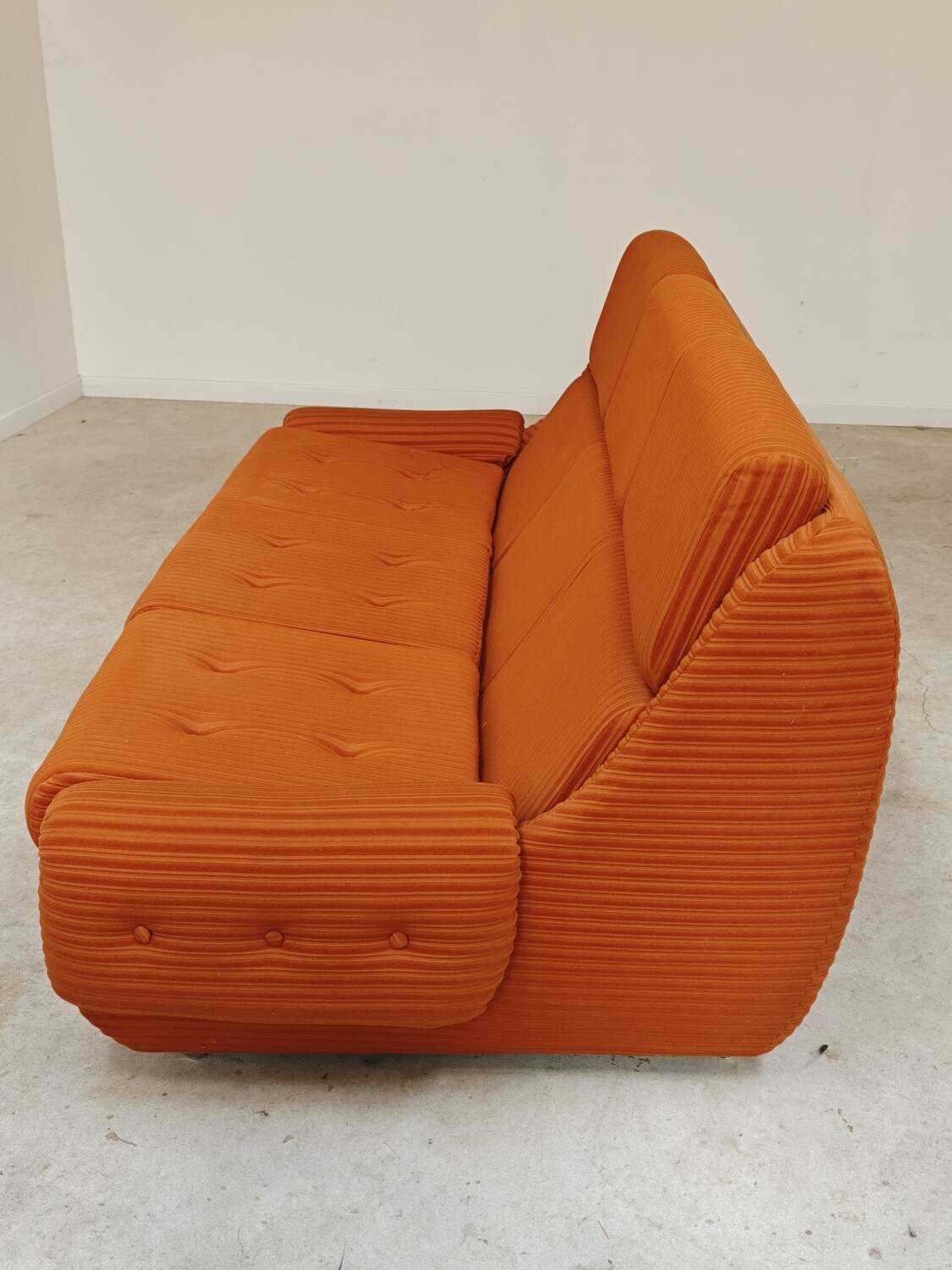 Complete orange salon JITONA in Atlantis Space Age style from the 1970s.