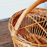 Wicker basket with compartments