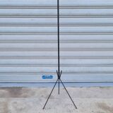 Lampadaire tripode en acier et osier 1950