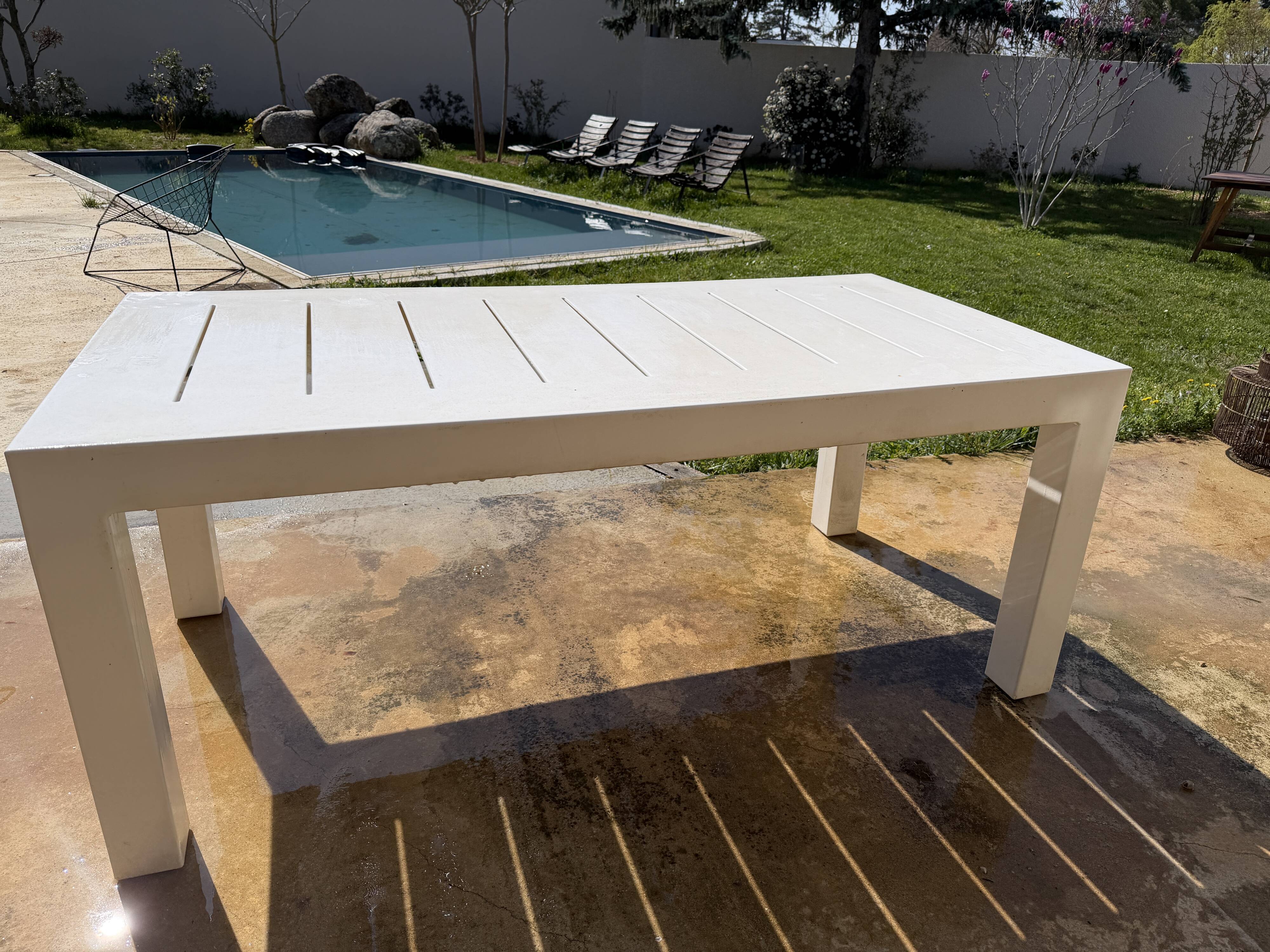 Table vondom