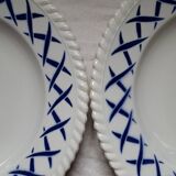 Suite de 8 assiettes creuses au pochoir