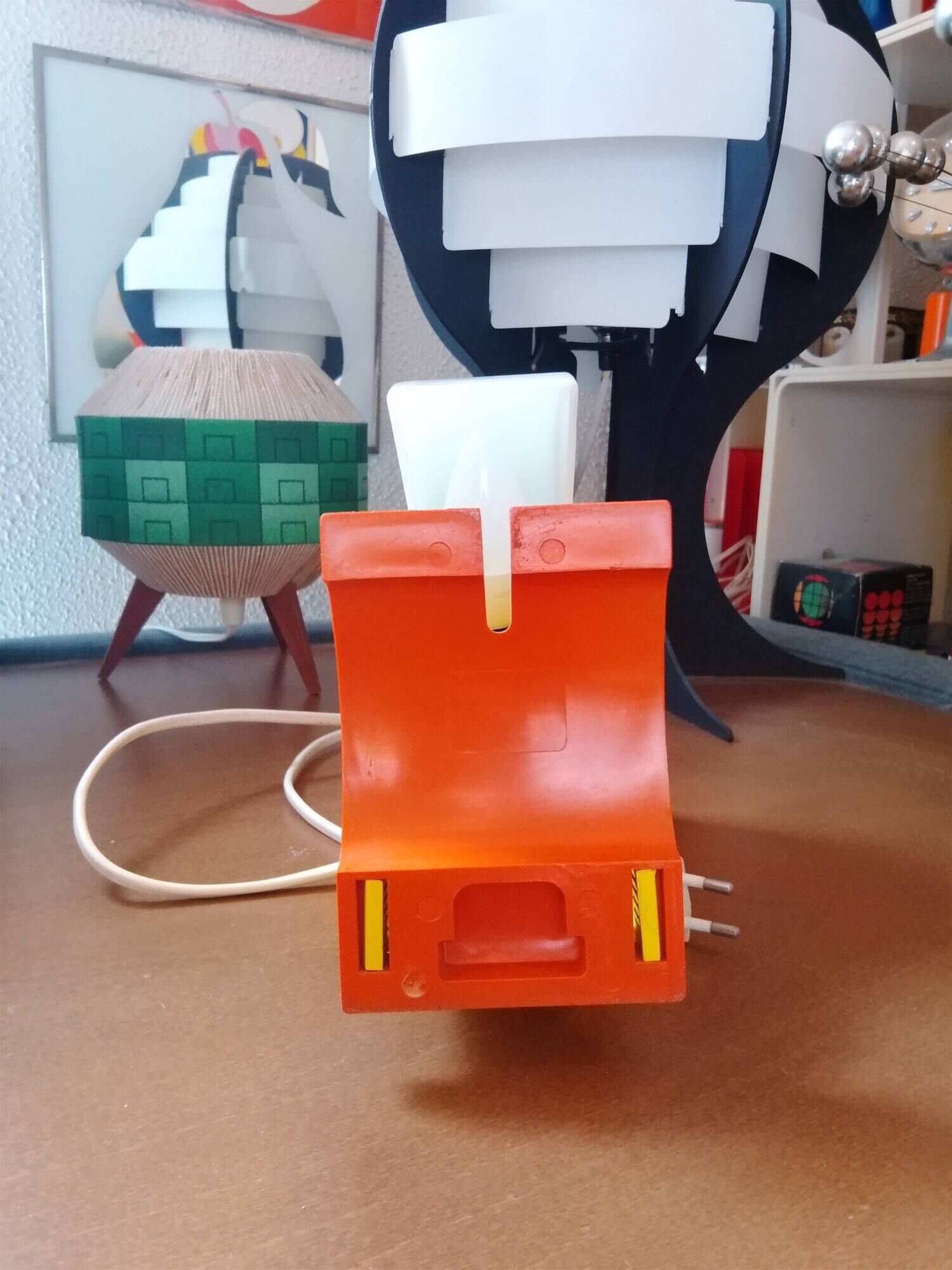 Toucan Lamp