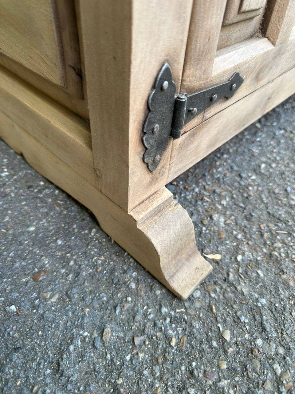Renovated Spanish chest of drawers in solid walnut from the 1950s.