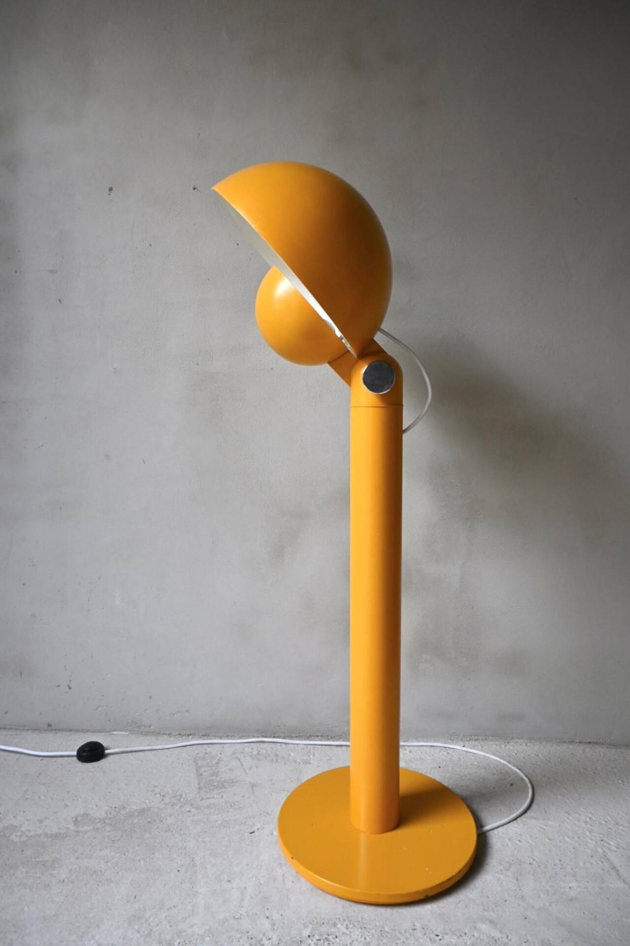 Lampadaire Cuffia par Francesco Buzzi pour Bieffeplast en jaune