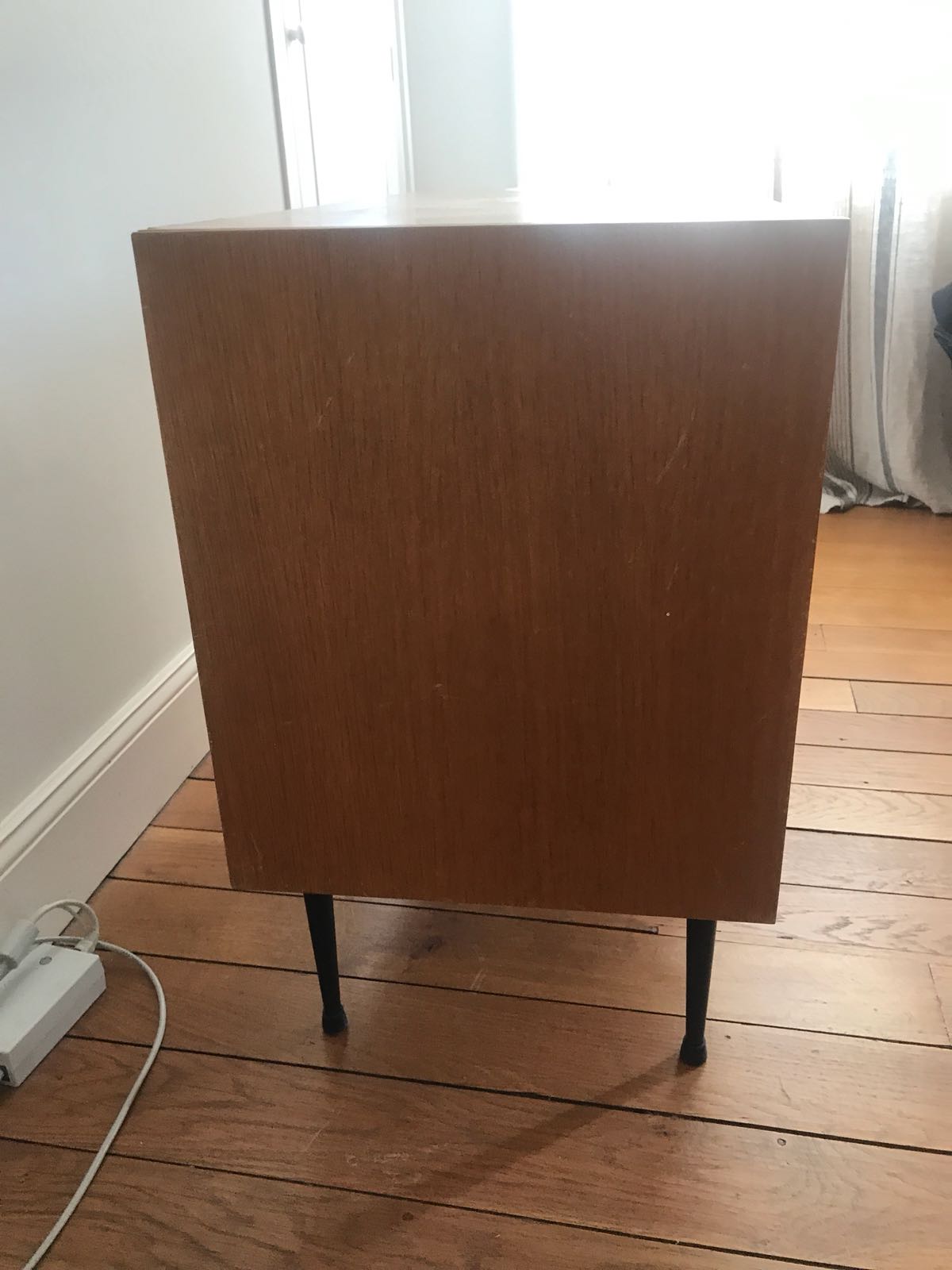 Small showcase feet compass 60s