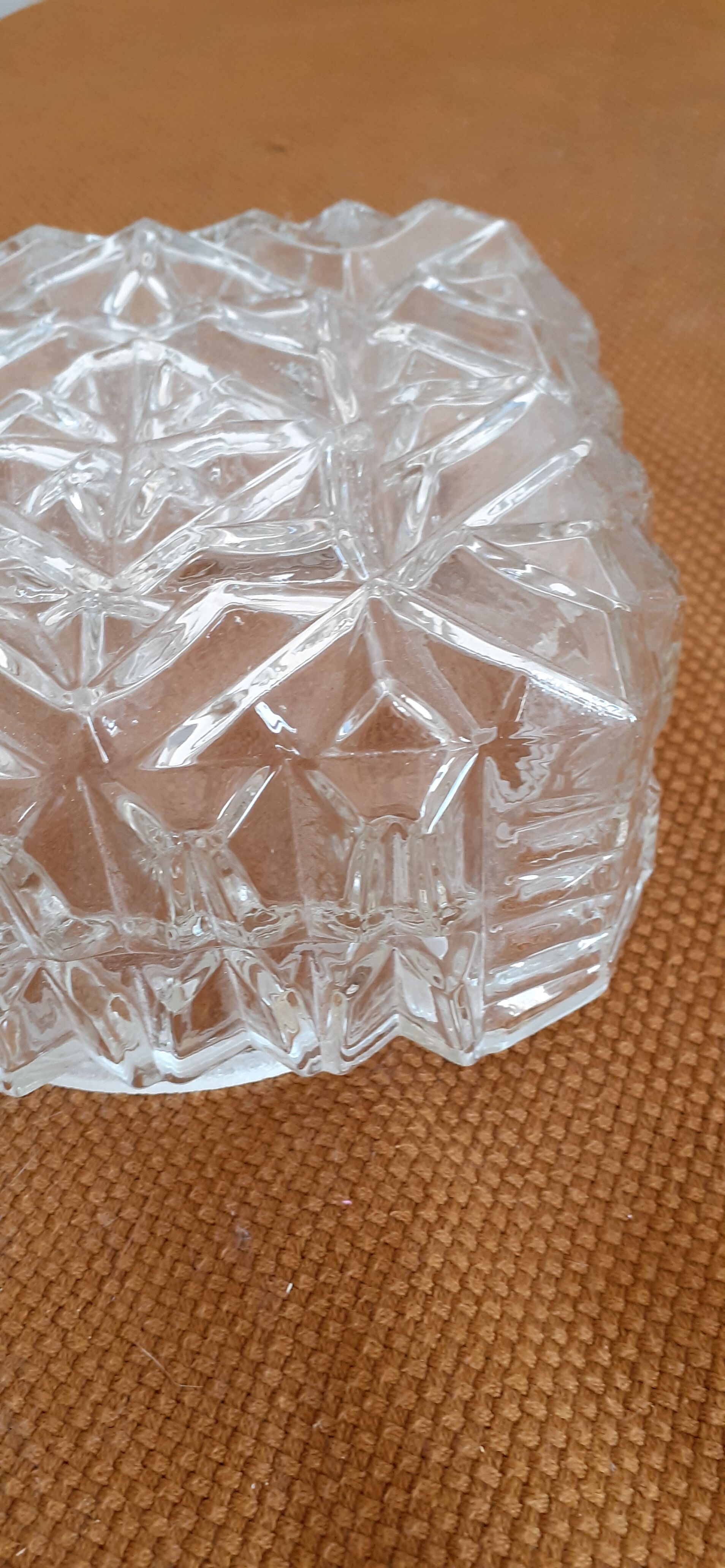 Plafonnier en verre verre moulé