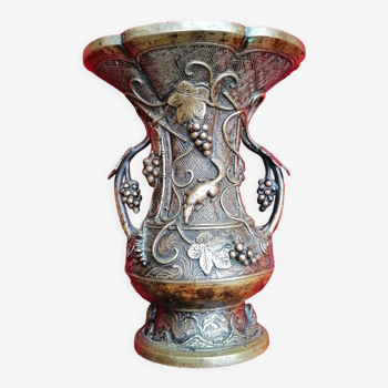 Vase chinois polylobé en bronze