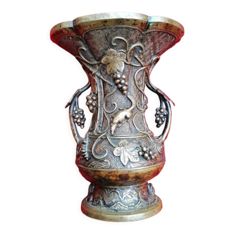 Chinese polylobed vase bronze