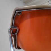 "Pussycat" chair design by Kwok Hoi Chan in leather
