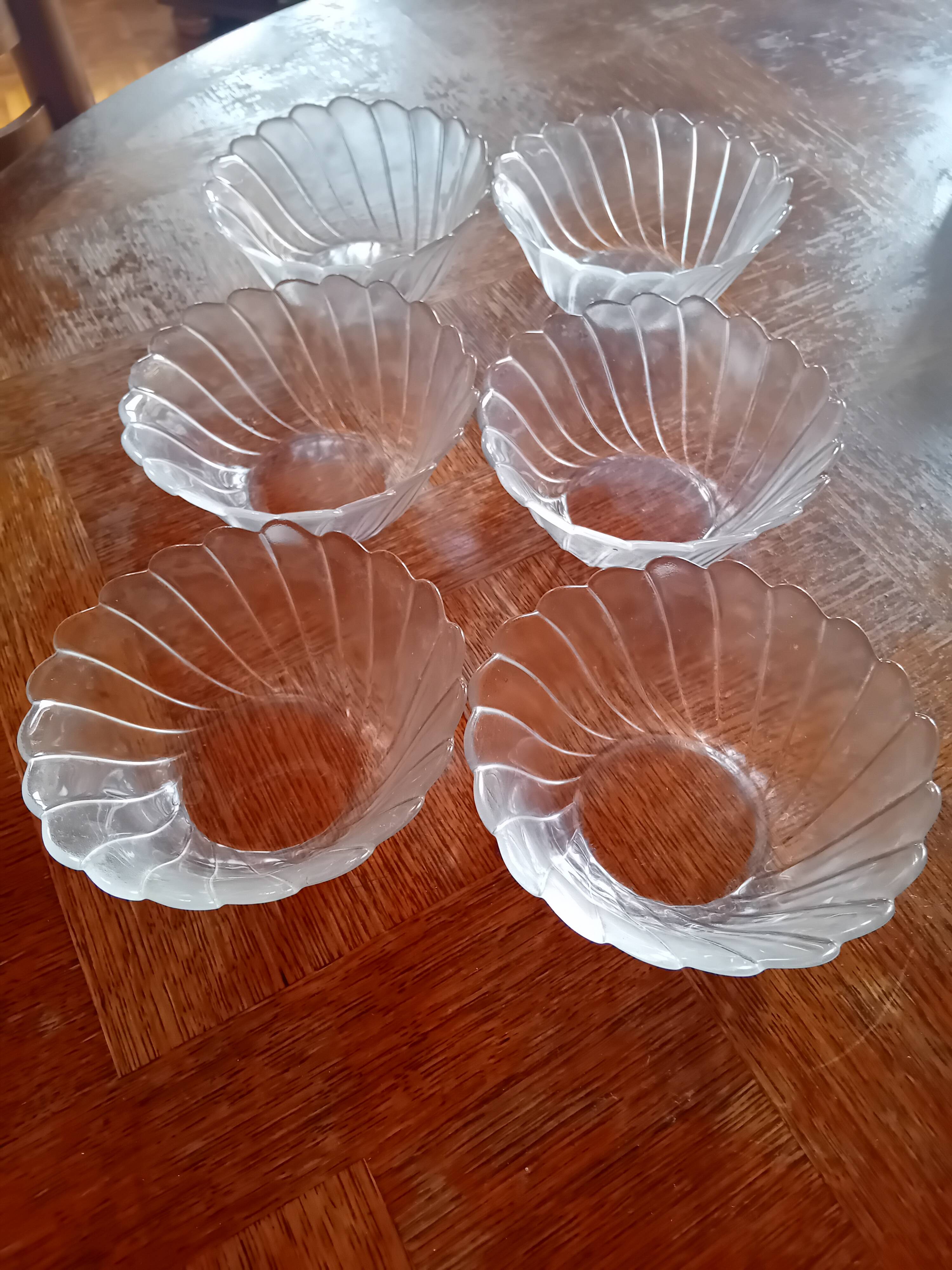 Set of 6 vintage Arcoroc bowls
