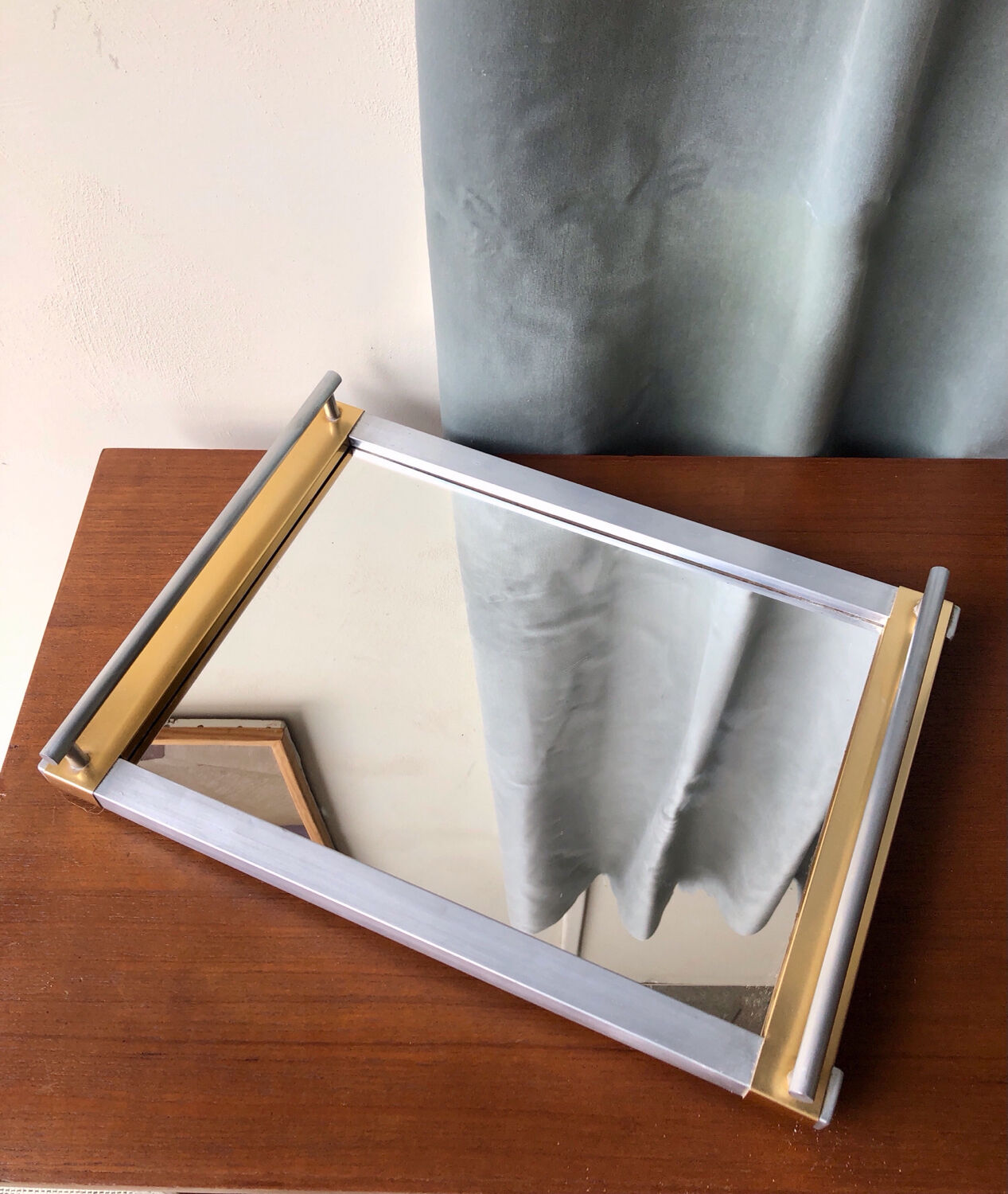 Metal tray & mirror