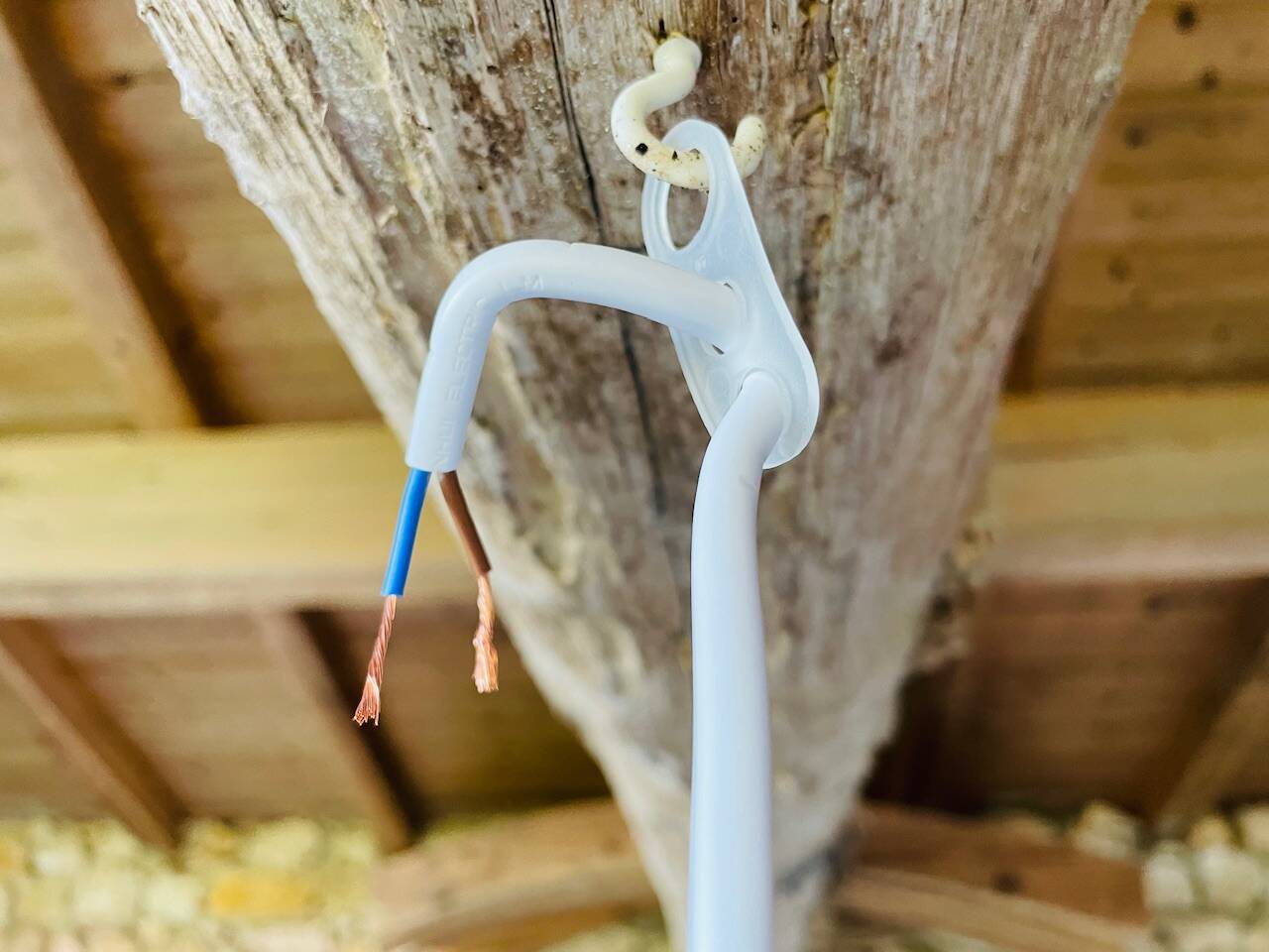 Vintage sisal / jonc de mer pendant light circa 1970's