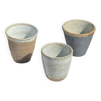 Lot de 3 tasses en céramique indonésienne (noir, mat brun & glacé moucheté)