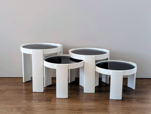 4 tables gigognes Cassina 780 Gianfranco Frattini, années 1960