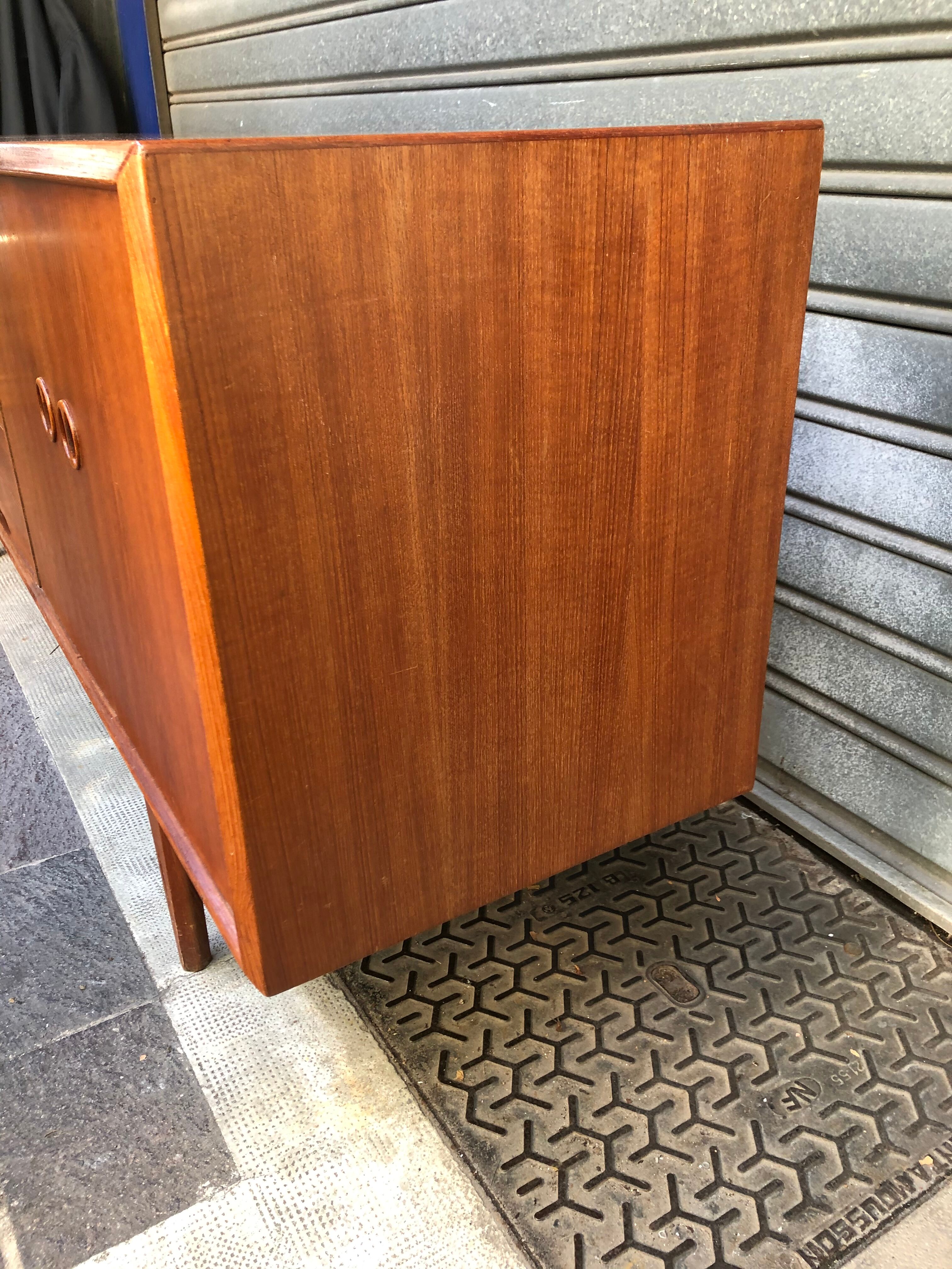 Scandinavian tea shirting 4-door and 5 1960s drawers