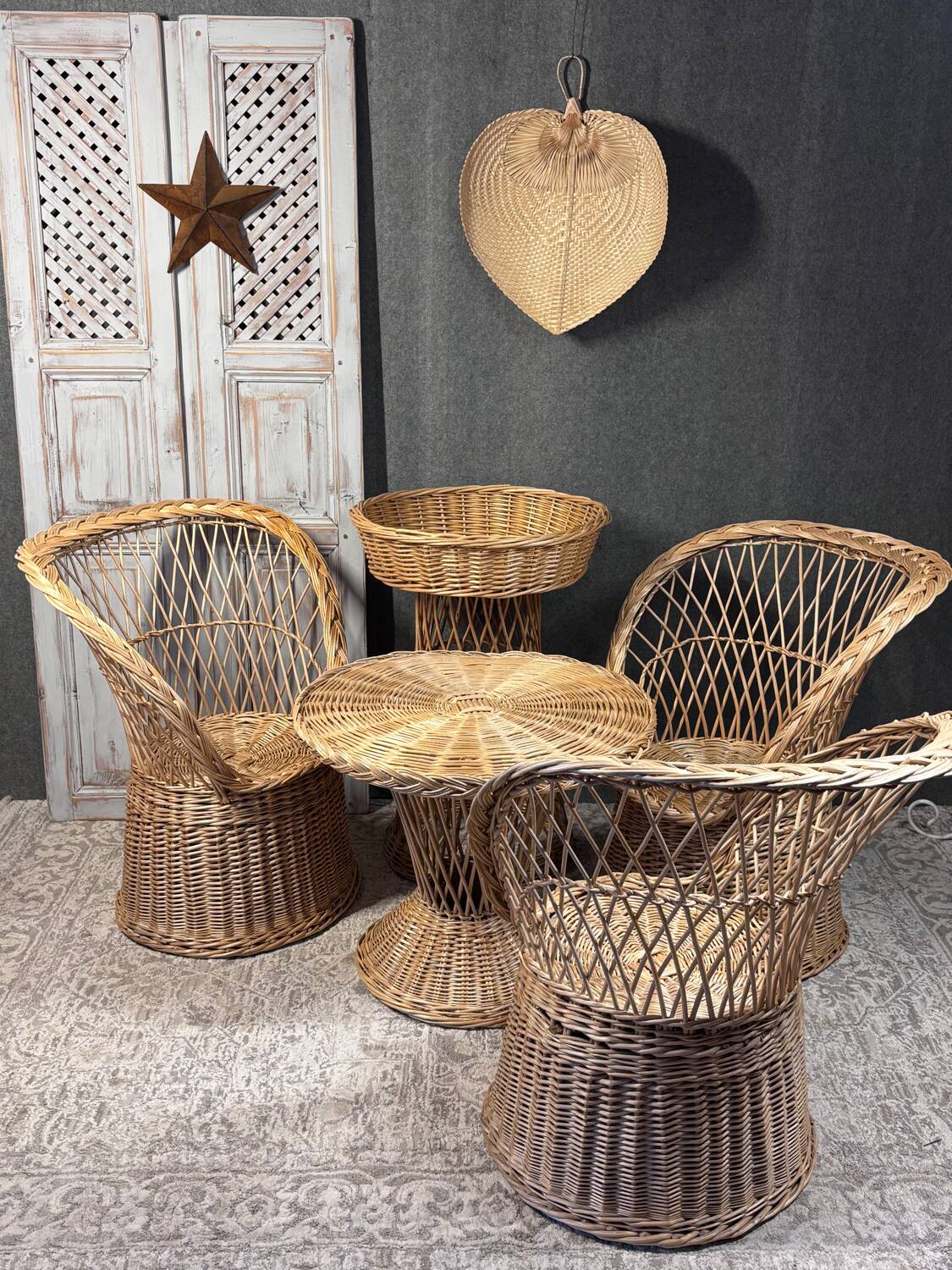 Rattan lounge