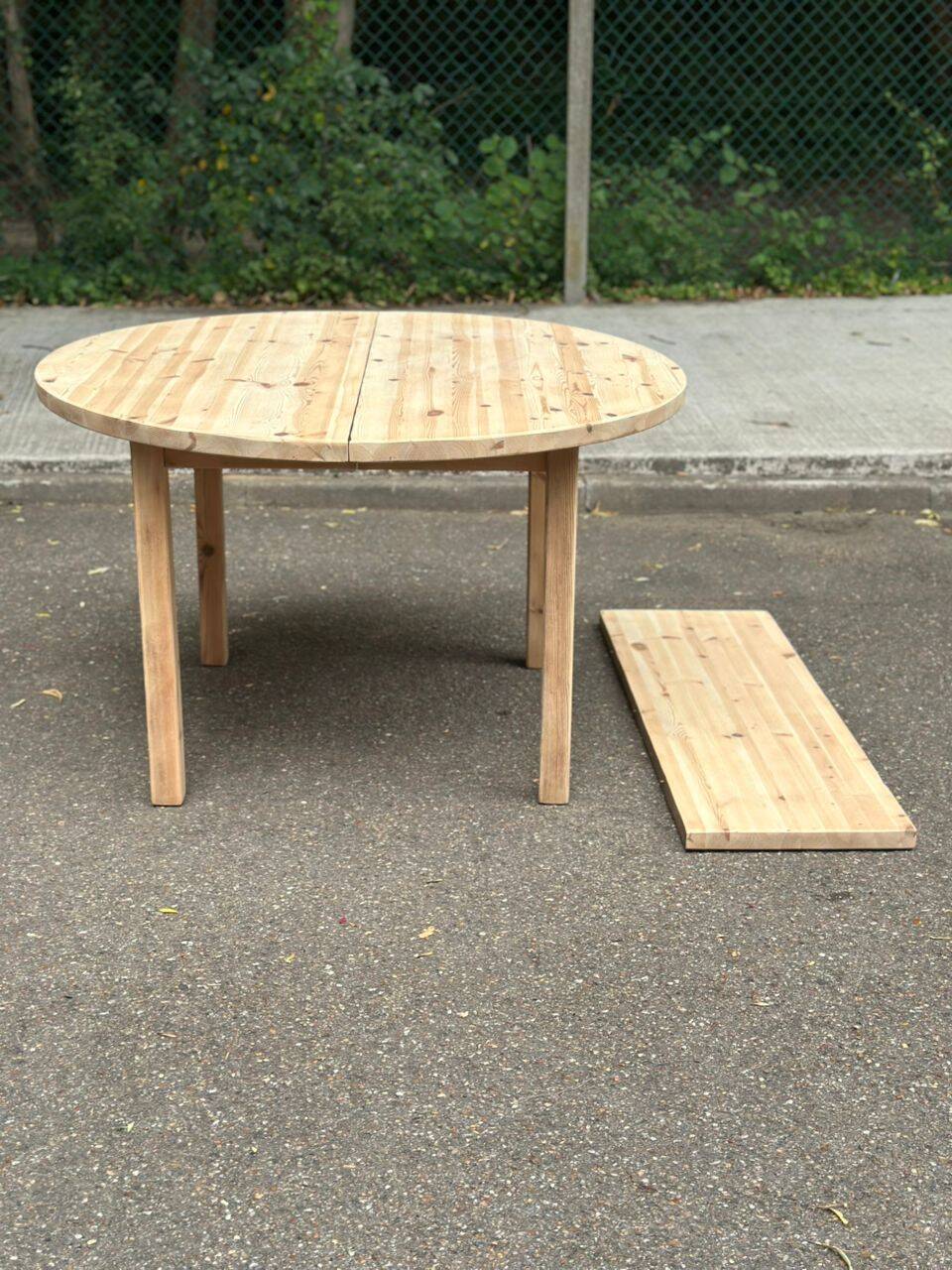 Table de repas ronde, ovale extensible scandinave en sapin poncé