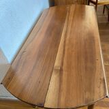 Shuttered table in blond walnut, spindle legs, for 6 people