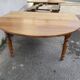 Table à 8 pieds en frêne, avec 6 allonges.