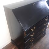 English chest of drawers