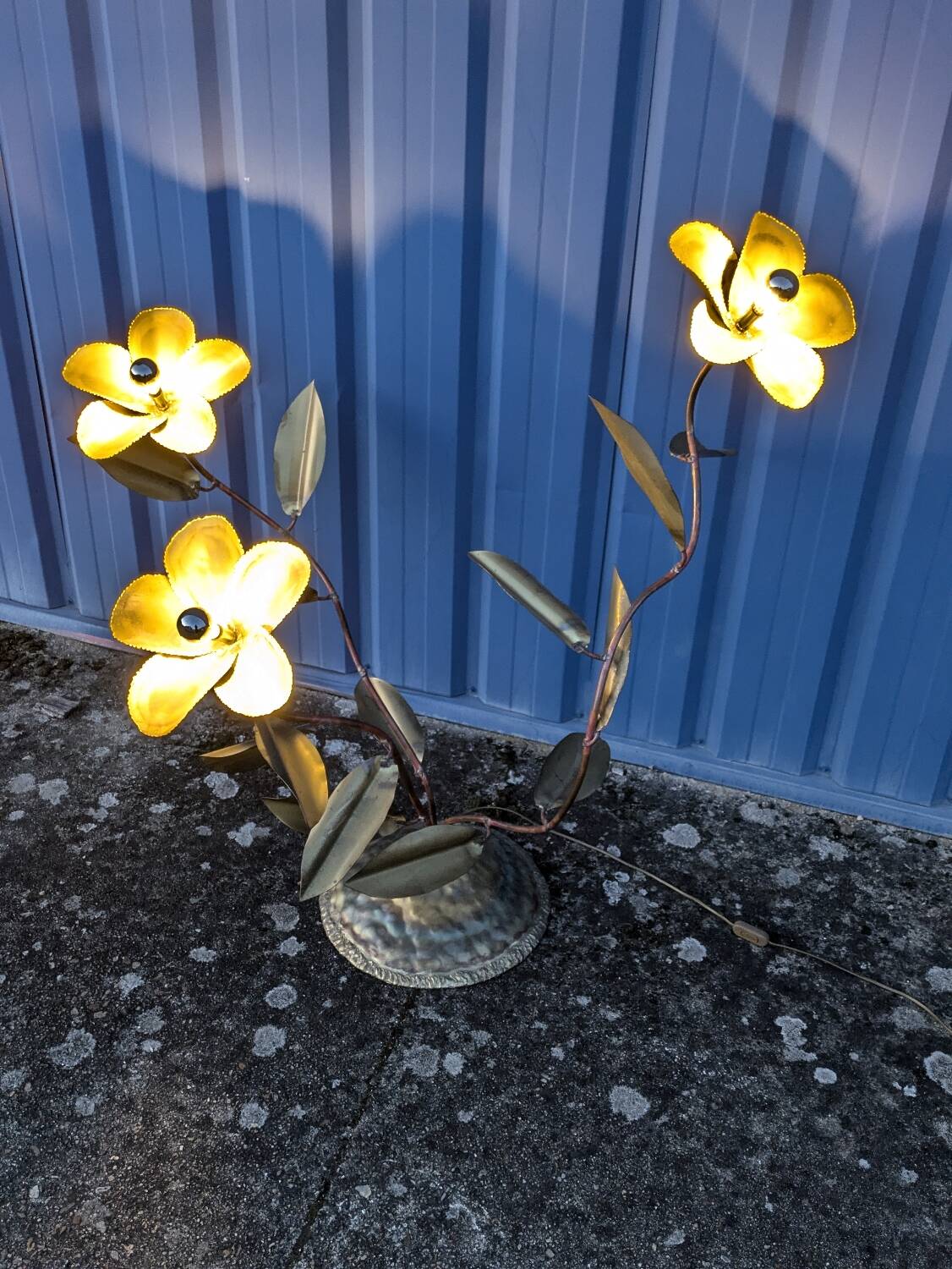 Vintage Brass Flower Floor Lamp - Hollywood Regency Style 1960s/1970s