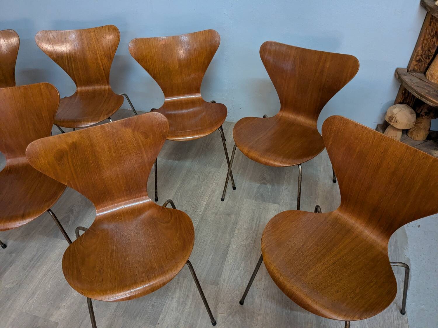 8 Arne Jacobsen Series 7 chairs