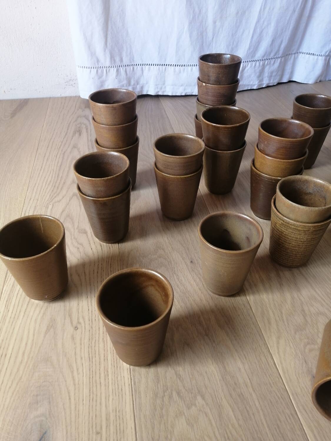 Lot de 27 tasses-timbales vintage en grès Digoin