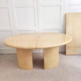 Table à manger en peau vernis