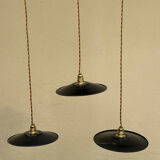 Trio de suspensions tôle émaillée noire et blanche vintage style indus