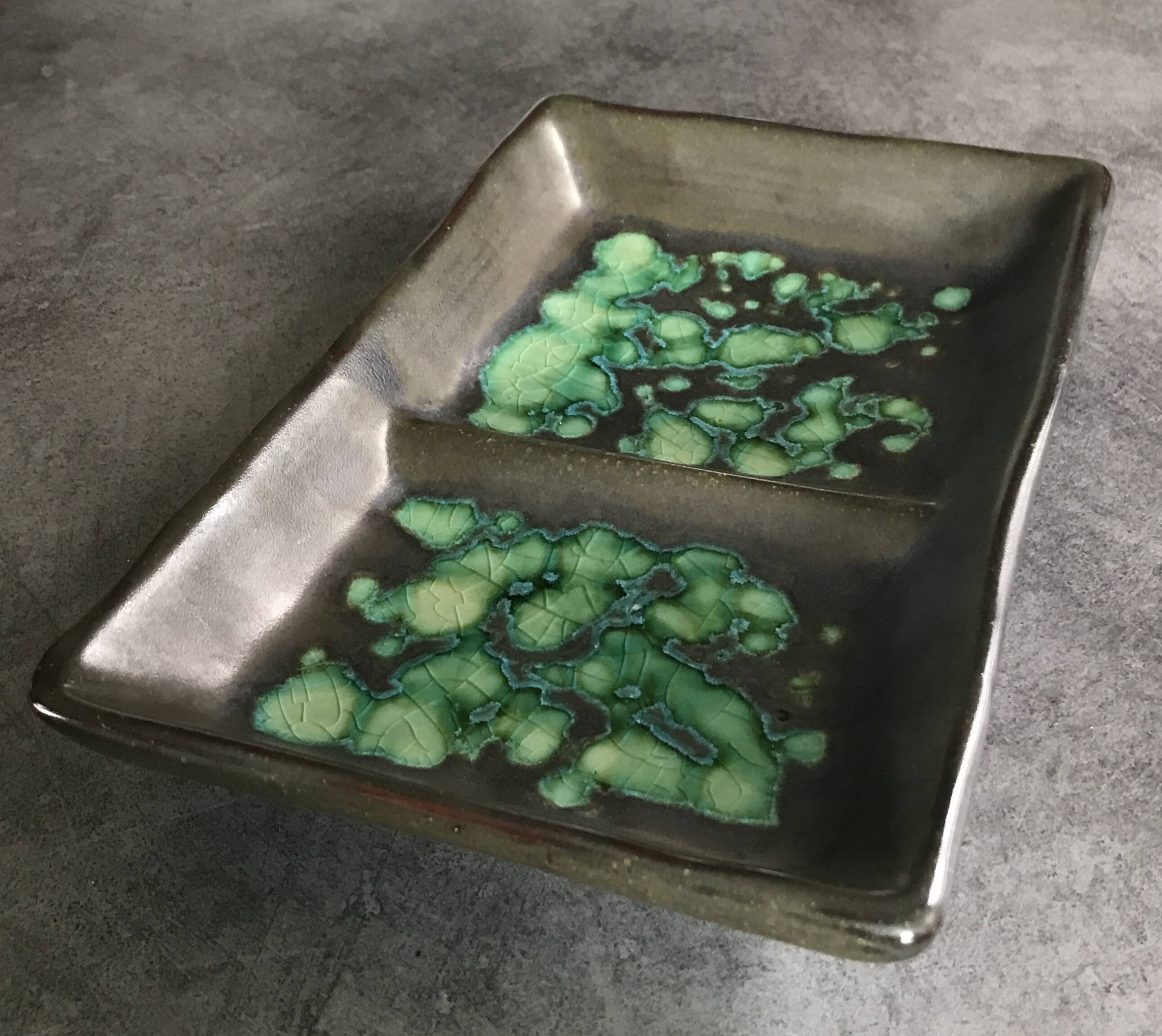 Ceramic presentation dish or bowl, artistic pottery with speckled effect