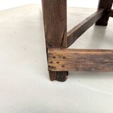 Round table in popular oak, circa 1880.