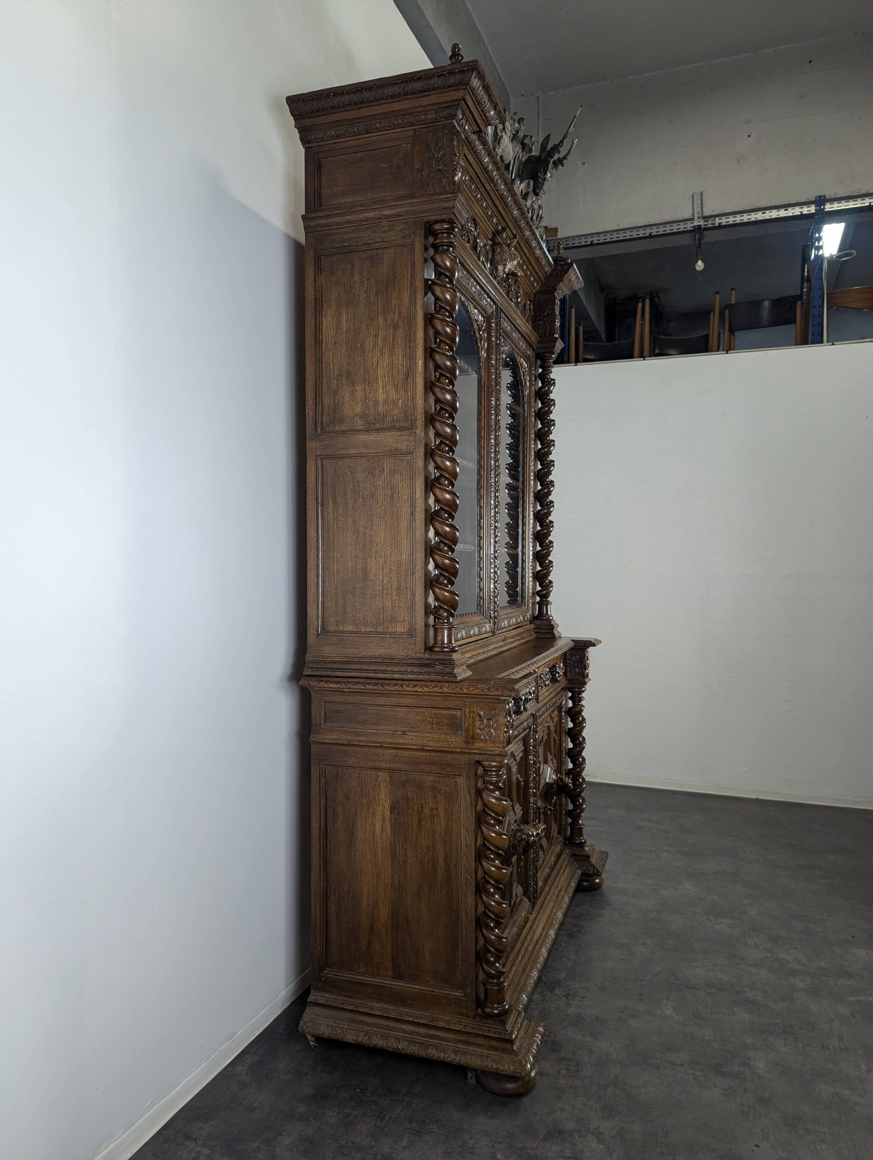 Renaissance style hunting cabinet in walnut