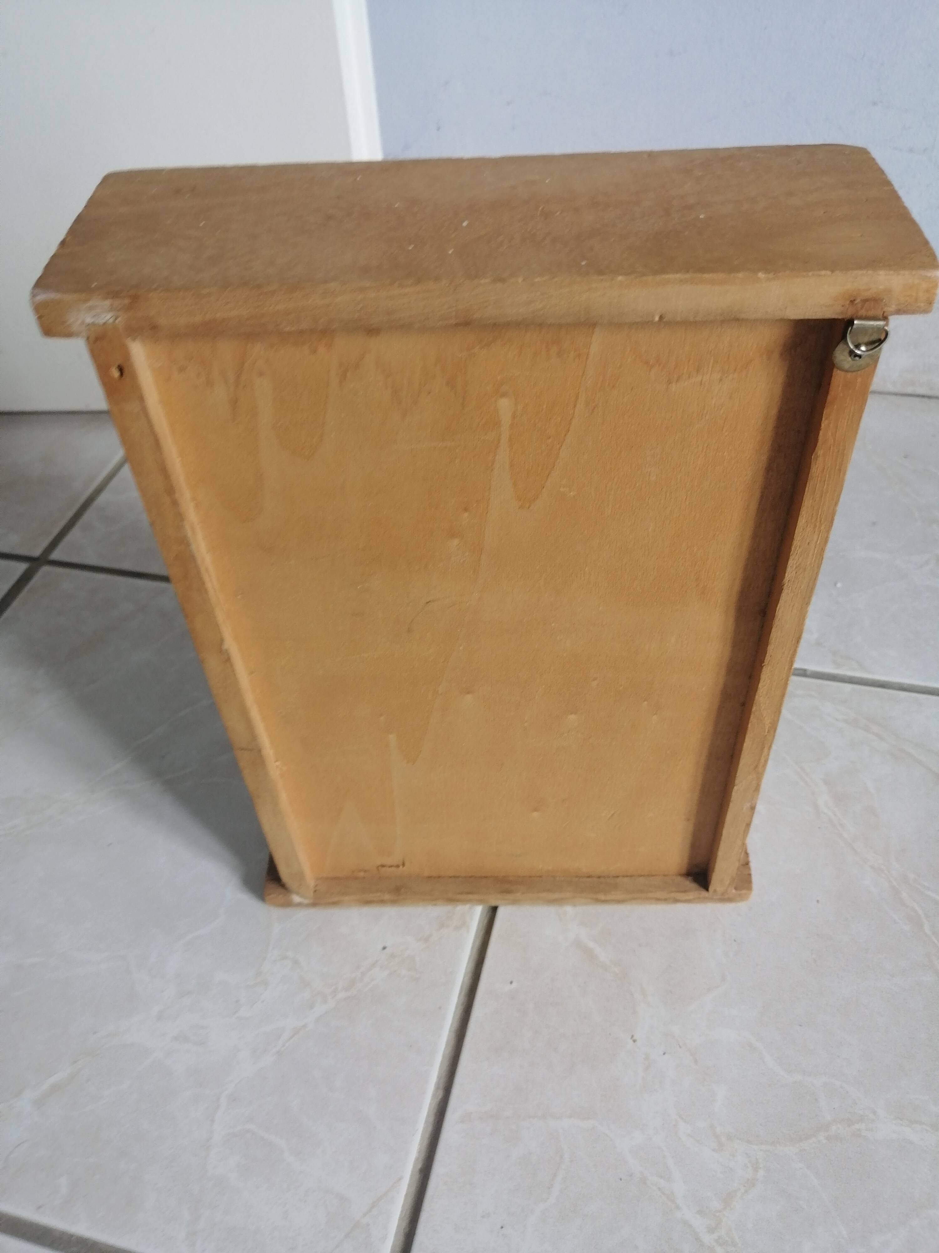Wall or stand key box