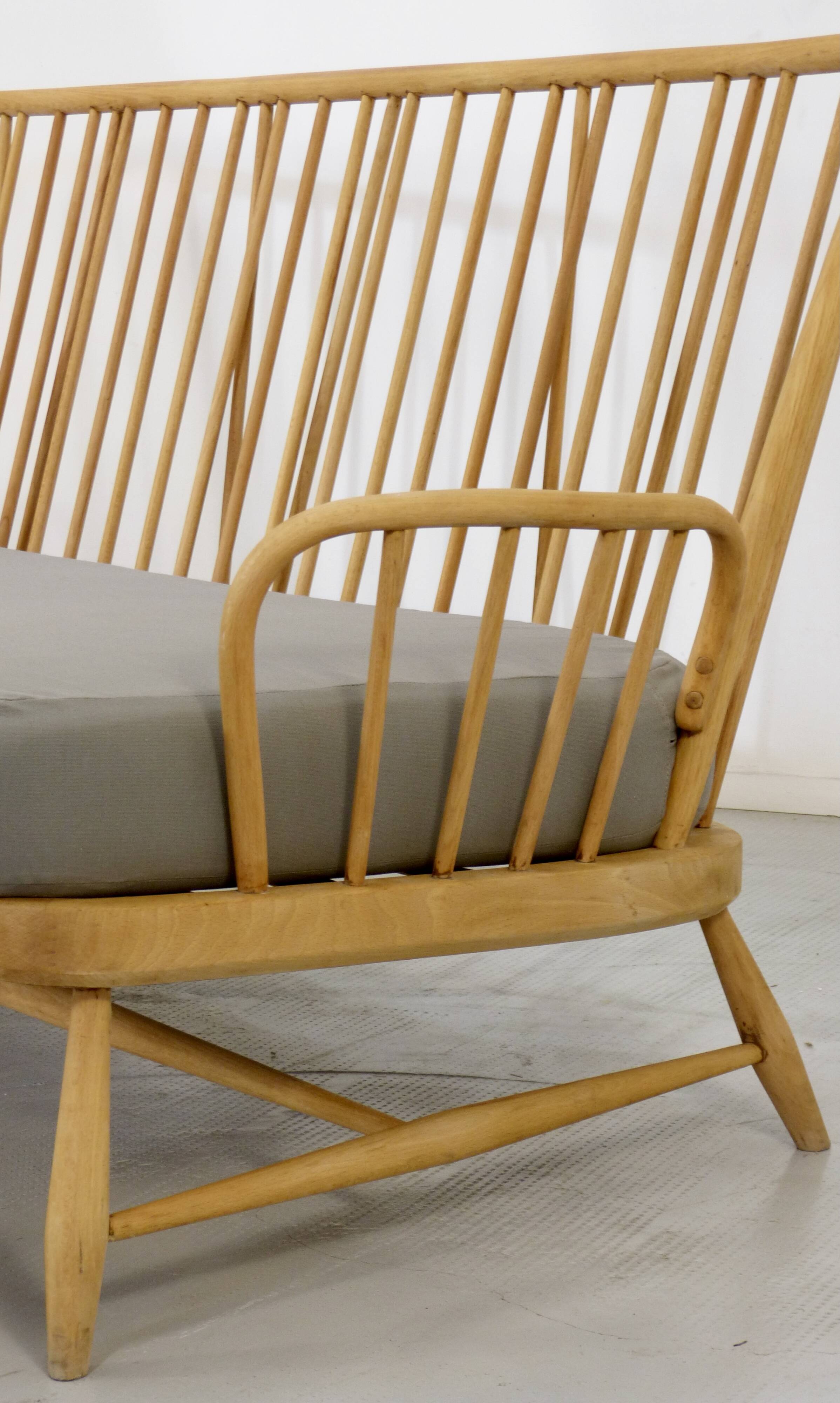 Mid-Century Modern Windsor Three-Seater Sofa by Lucian Ercolani for Ercol