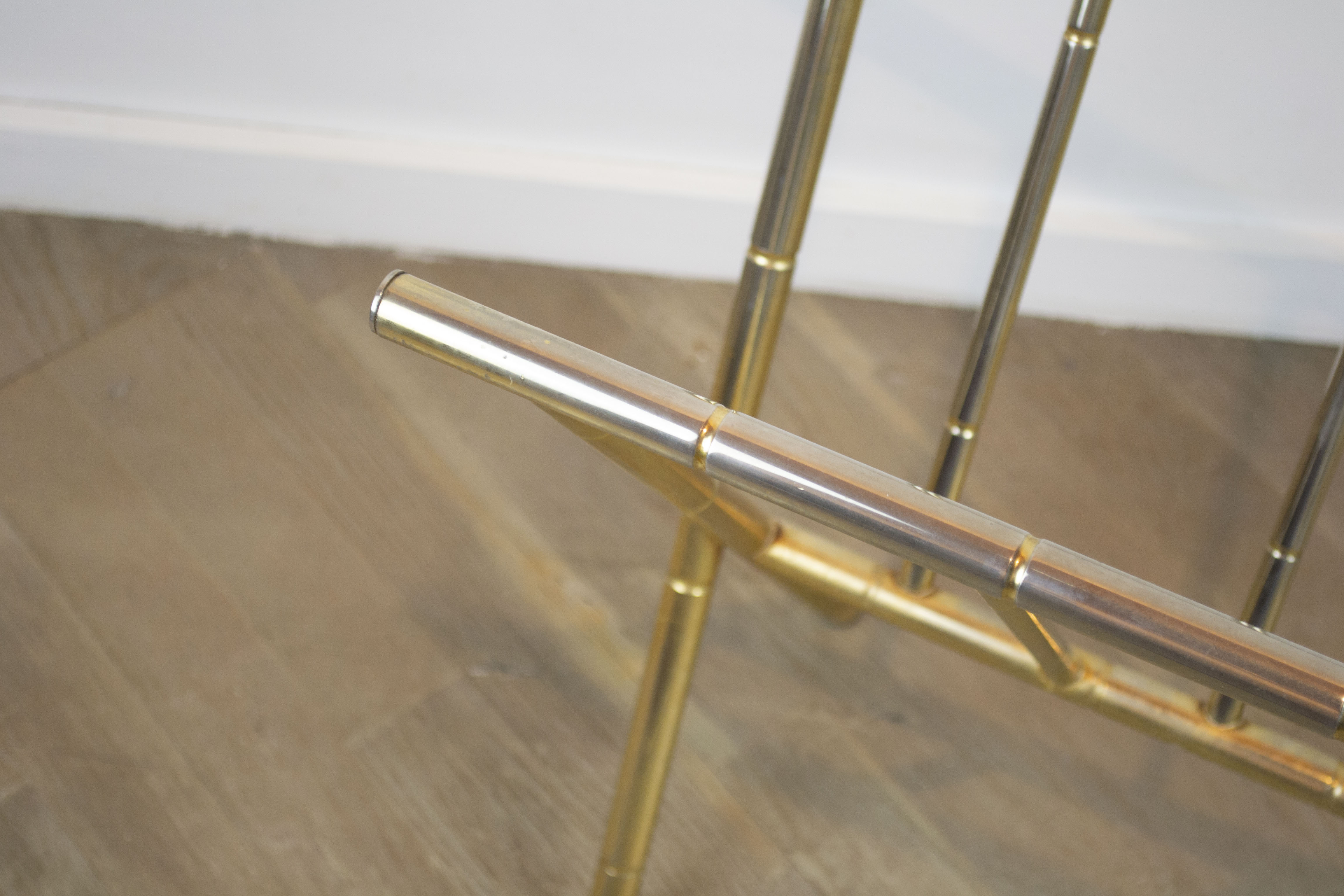 Bamboo gilded metal magazine door