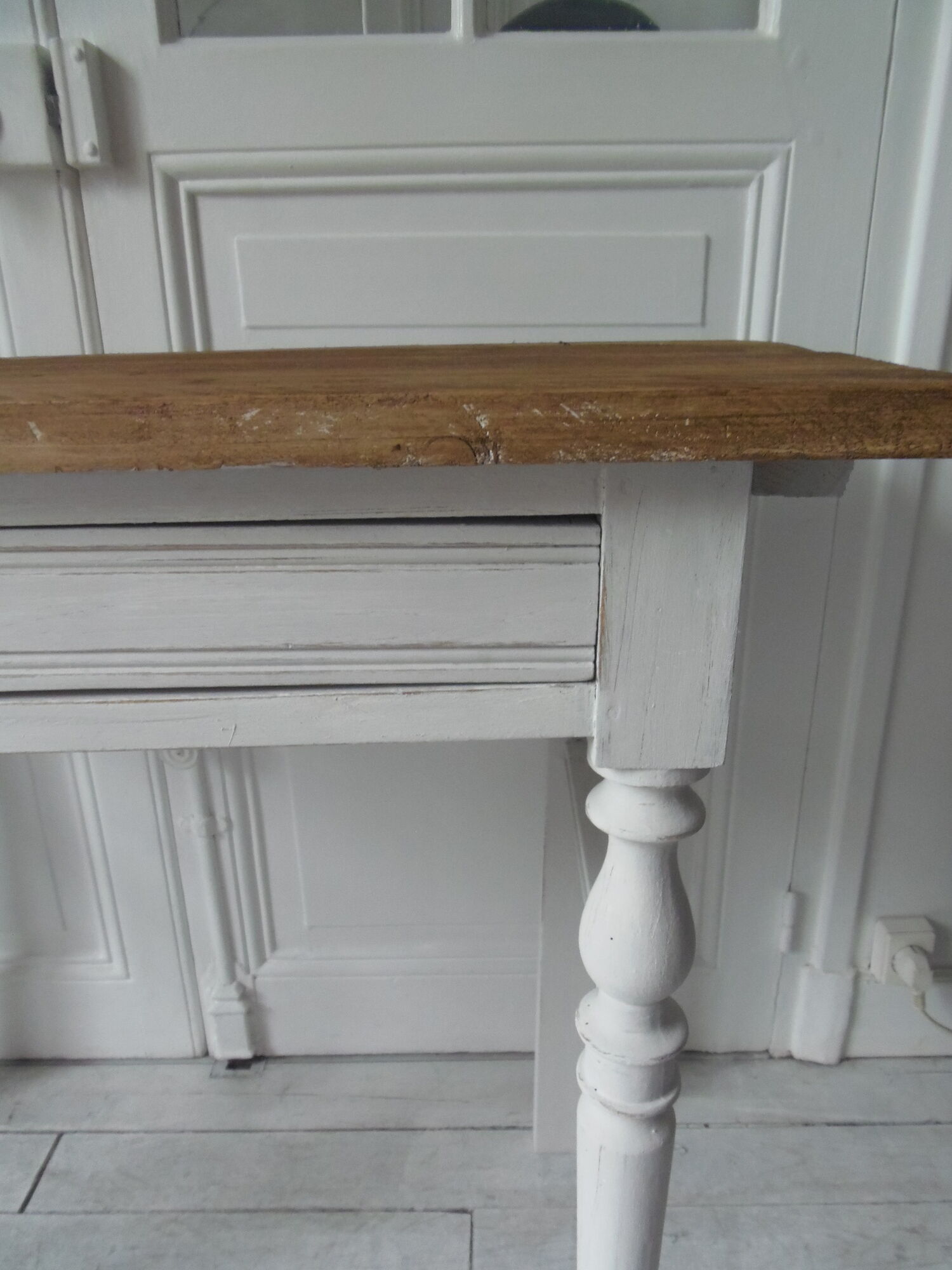 Dessert, old desk, pedestal and pearl grey patinated oak belt, wooden tray