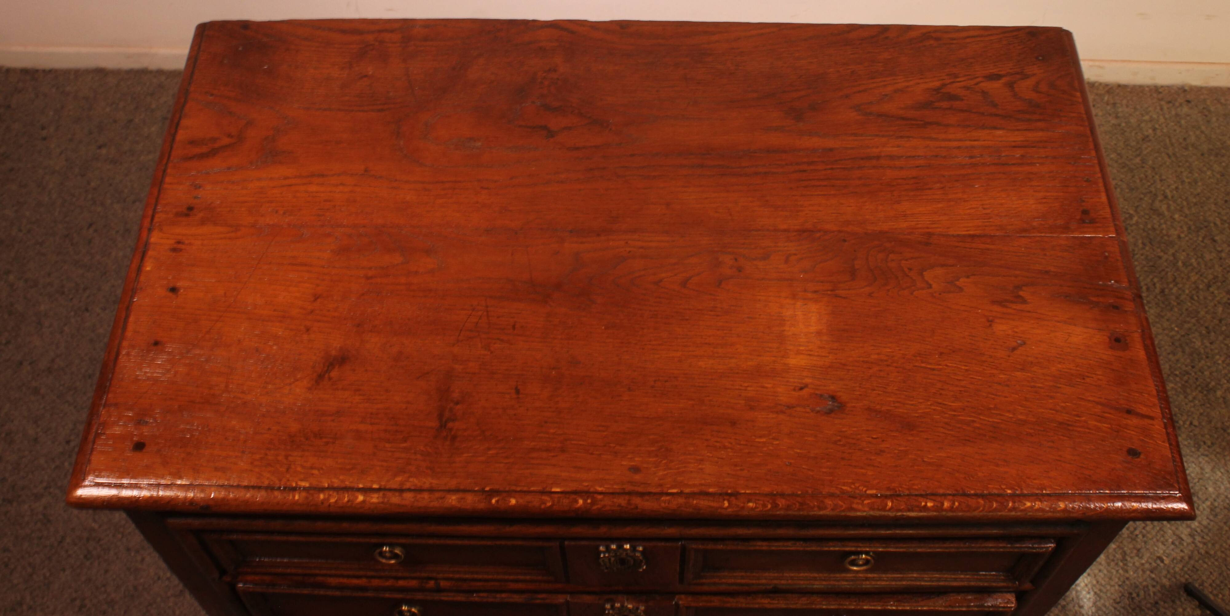 English oak chest of drawers, early 18th century