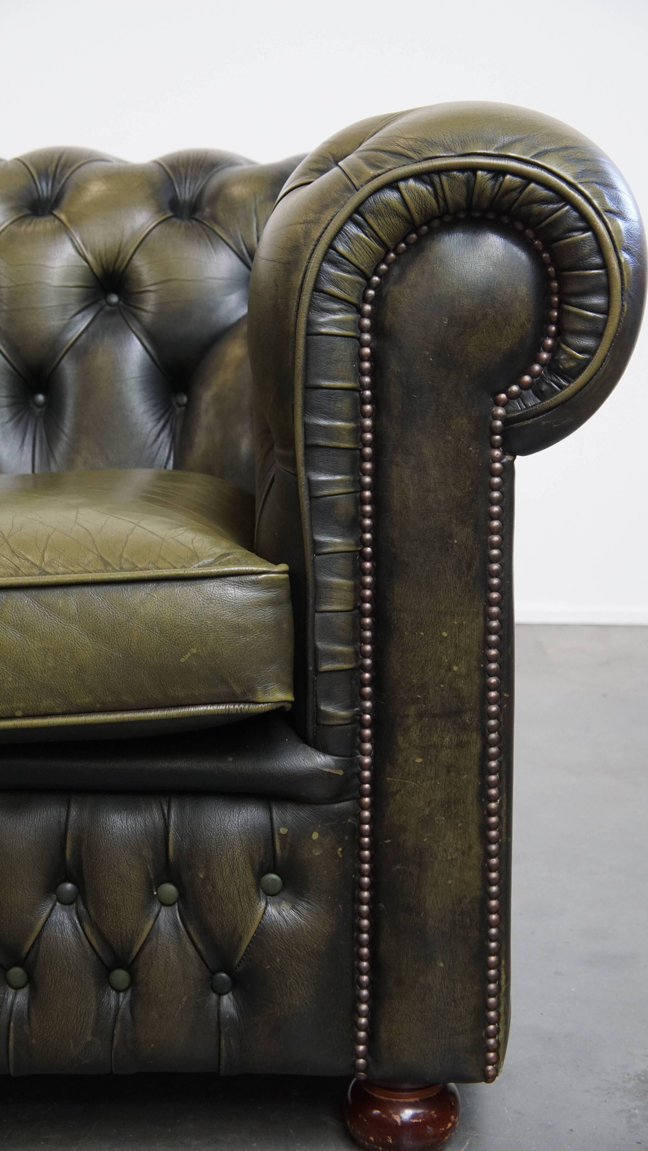 Green Vintage English Cowhide Leather Chesterfield 2-Seater Sofa