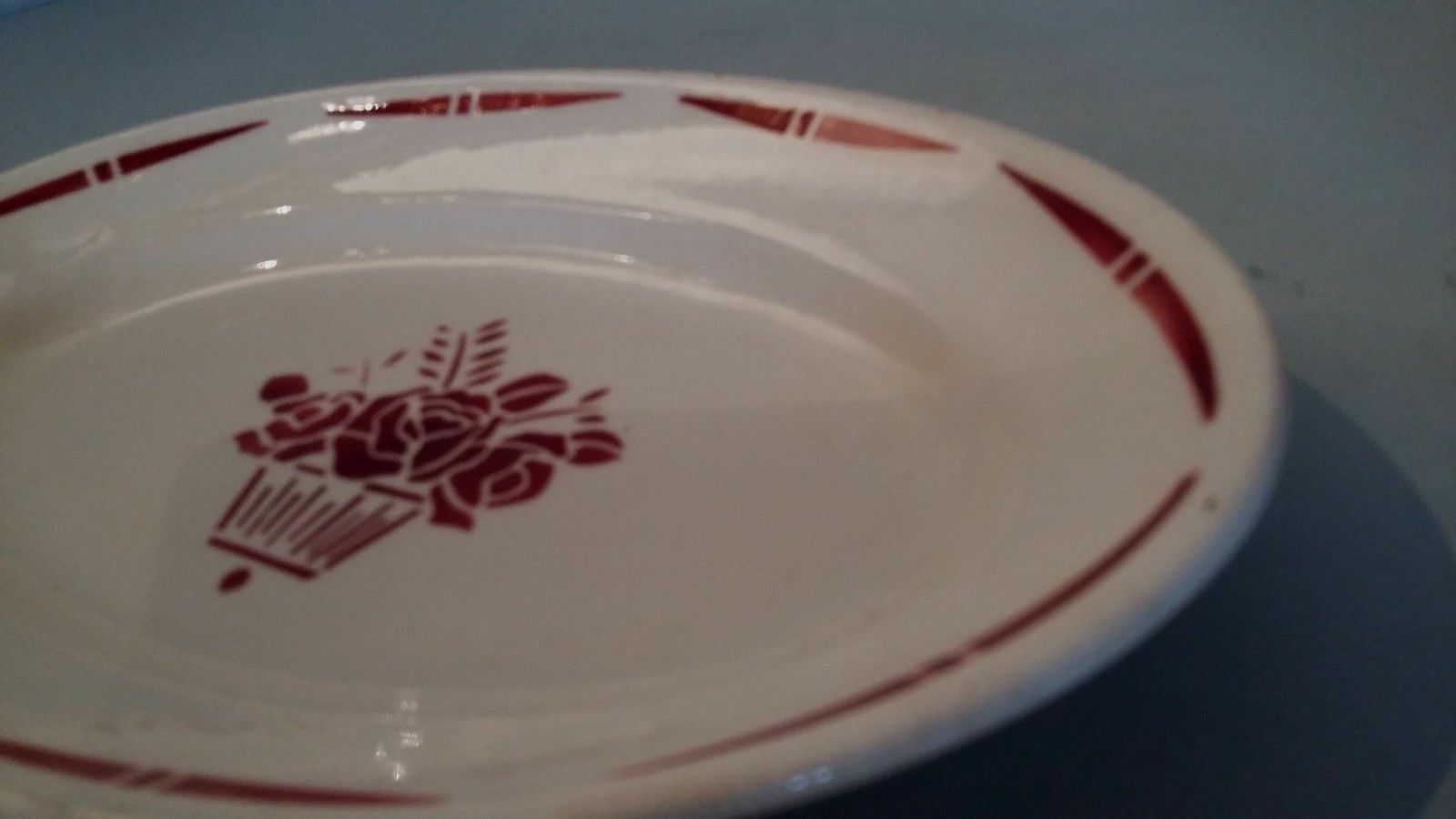 Red roses demi-porcelaine Badonviller plate