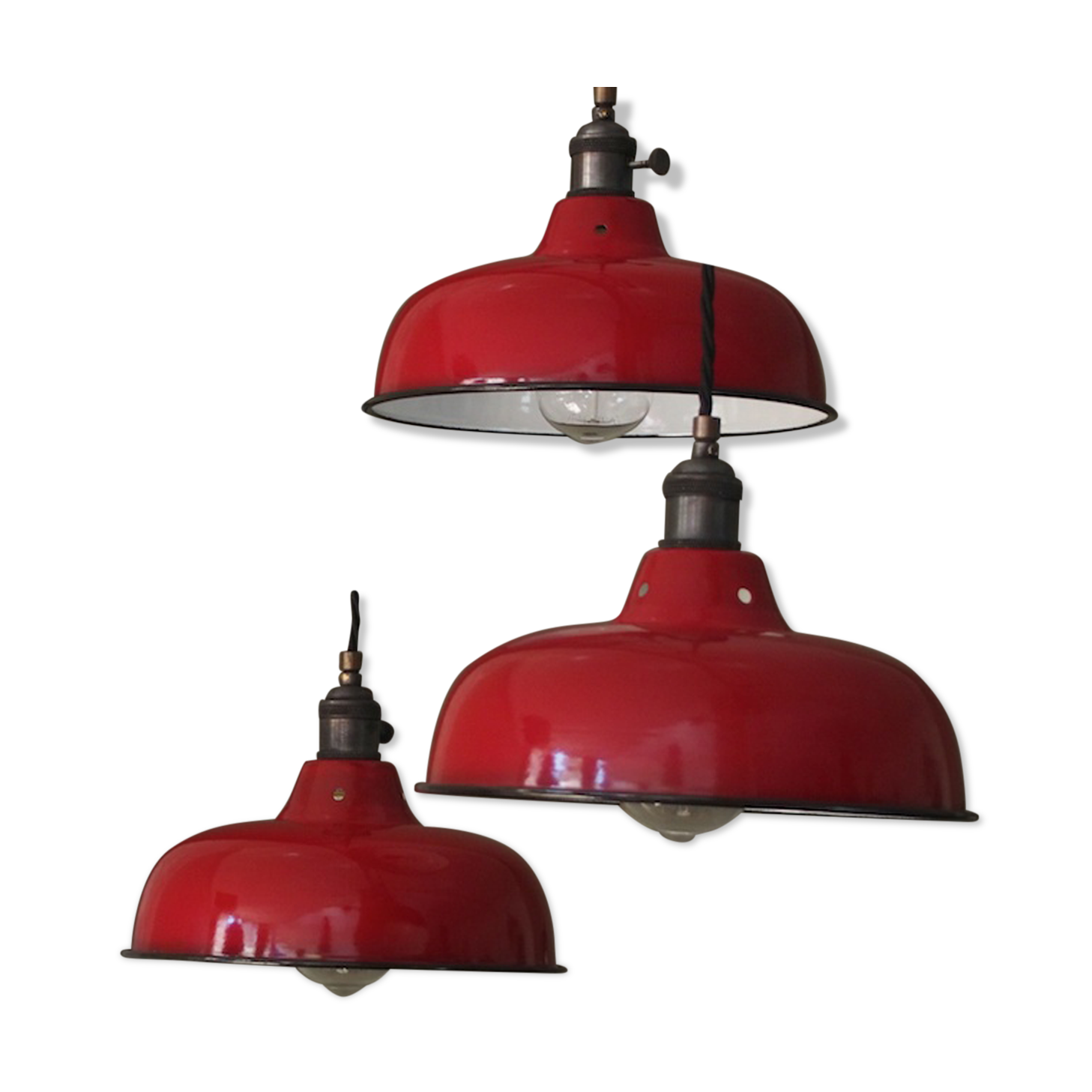 Day blind enamelled red industrial lamp