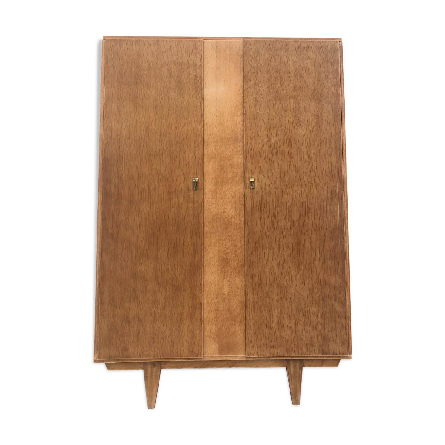 Armoire vintage