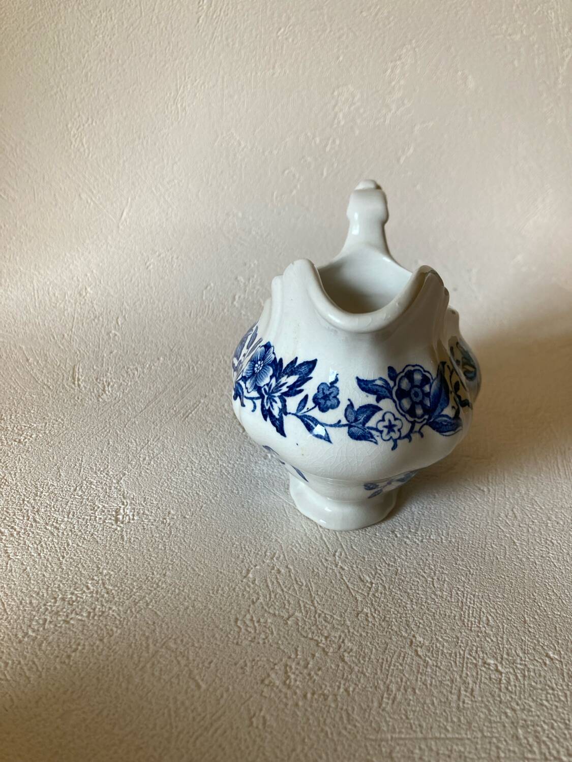 Ridgway Staffordshire England Pagoda Gravy Boat
