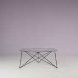 Table basse ronde des années 1960 en provenance de Suisse