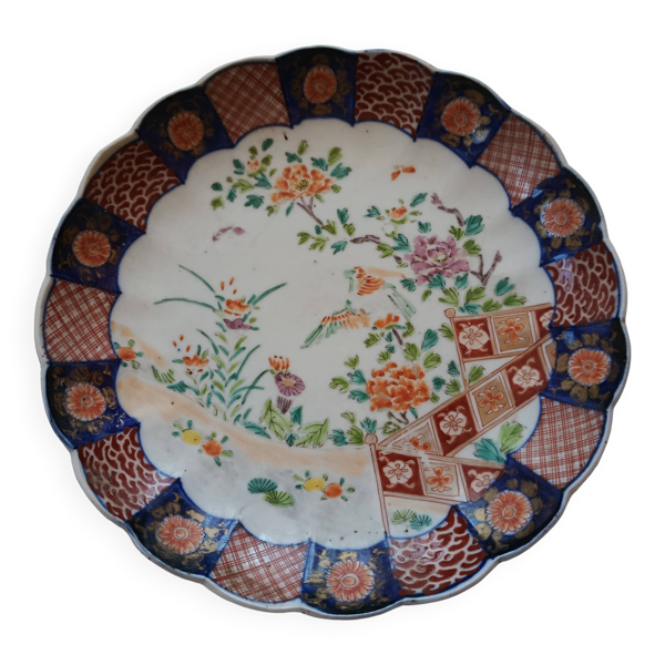 Assiette festonnée en porcelaine Imari, motifs oiseaux et fleurs, japon XIX-XXème s.
