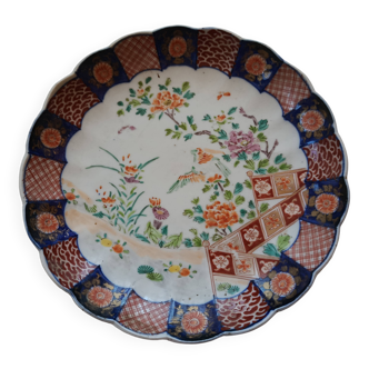 Assiette festonnée en porcelaine Imari, motifs oiseaux et fleurs, japon XIX-XXème s.