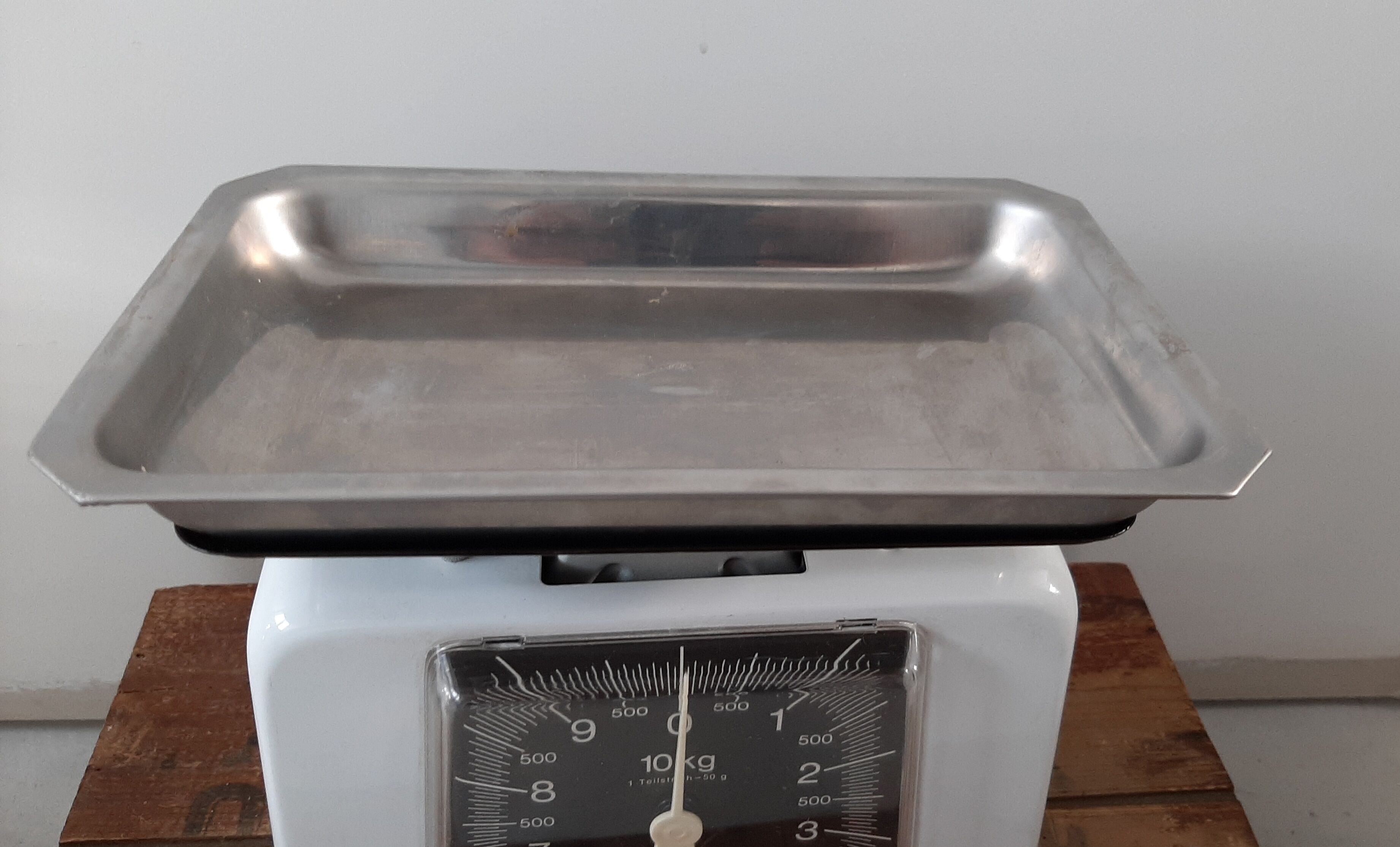 Stube West Germany white vintage kitchen scale