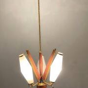Suspension italien en verre opalin des années 1950