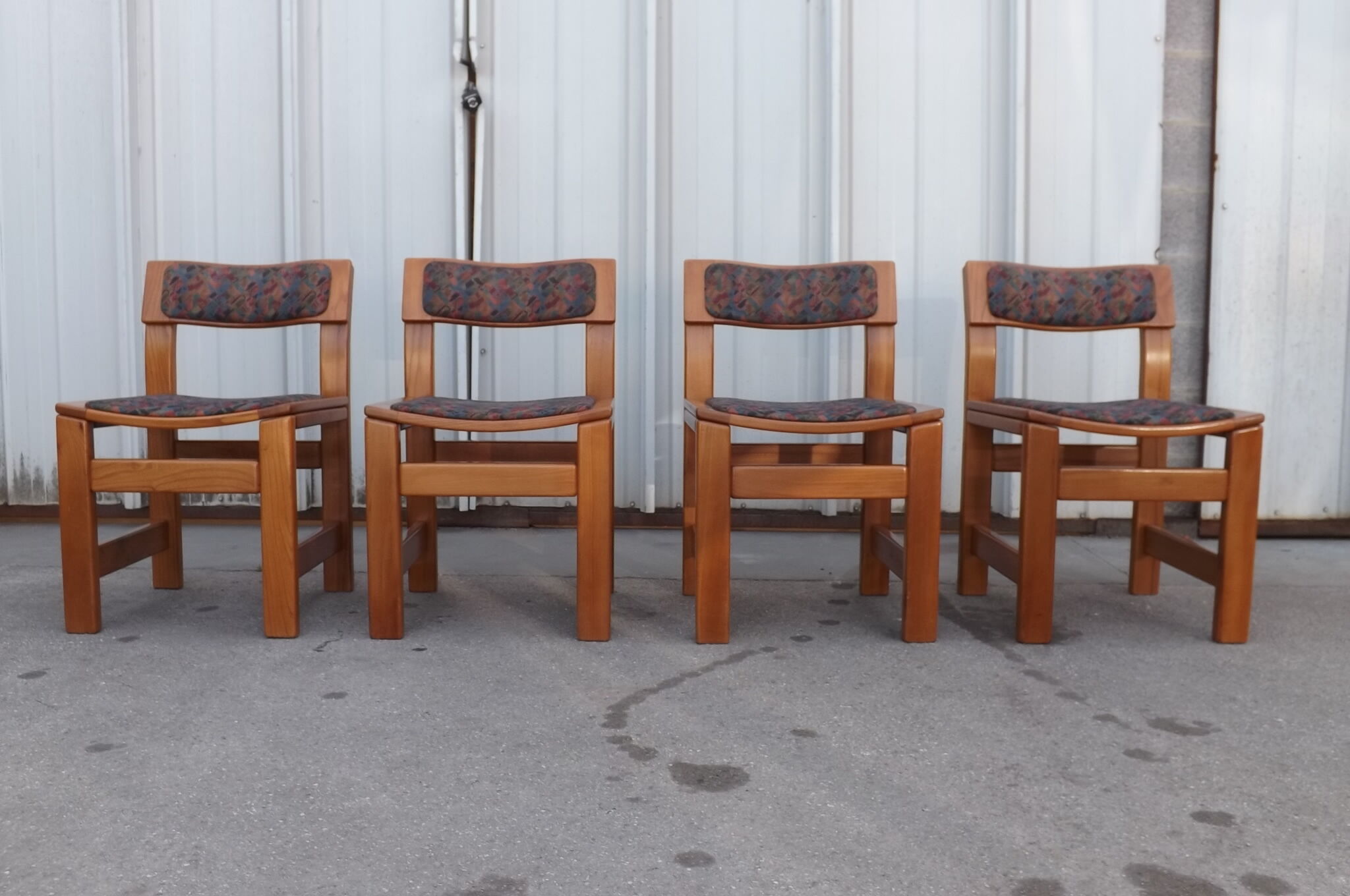 Set de 4 chaises orme Regain vintage 1970