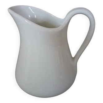 Pichet ancien en porcelaine