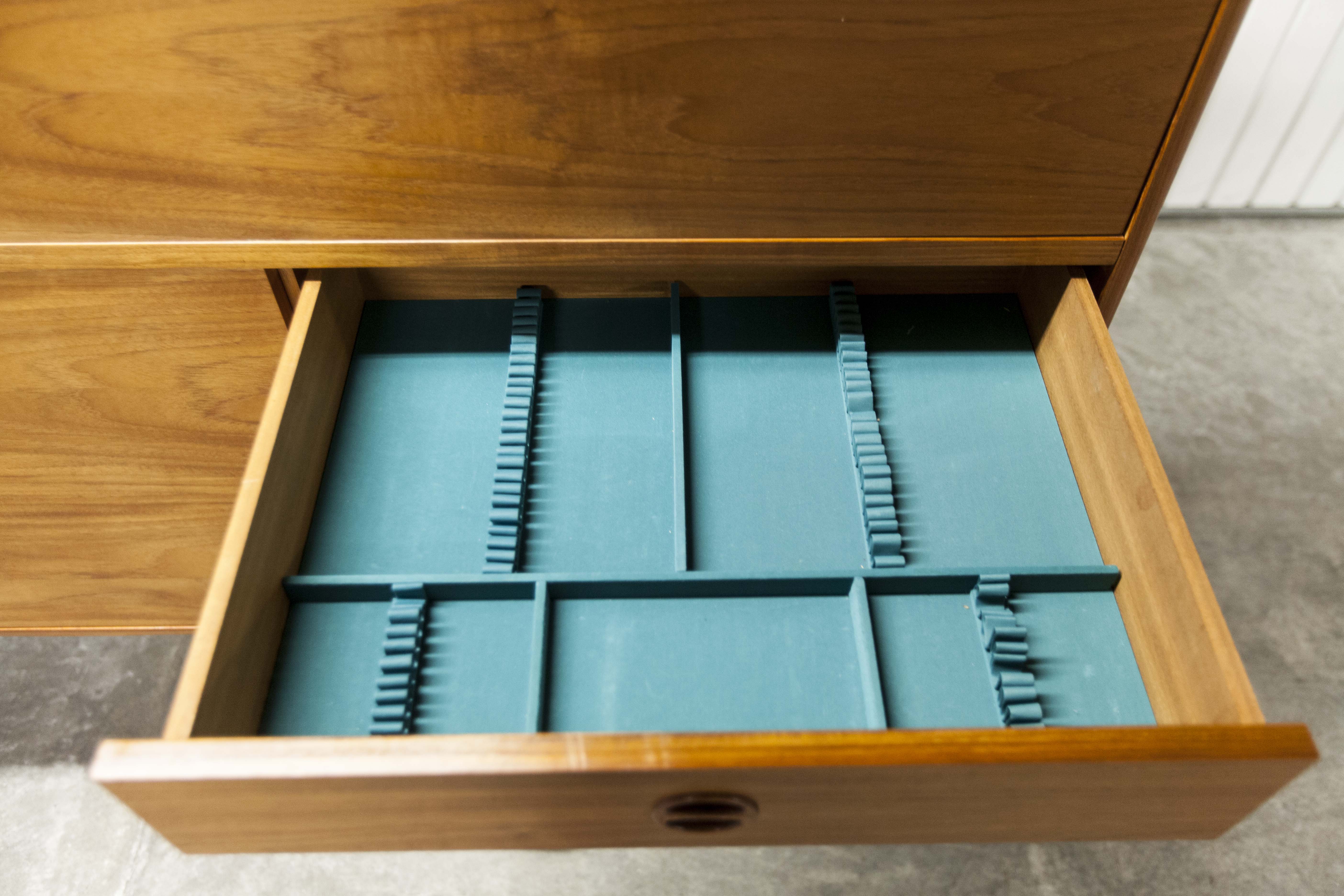 Scandinavian high enfilade 1960 solid teak